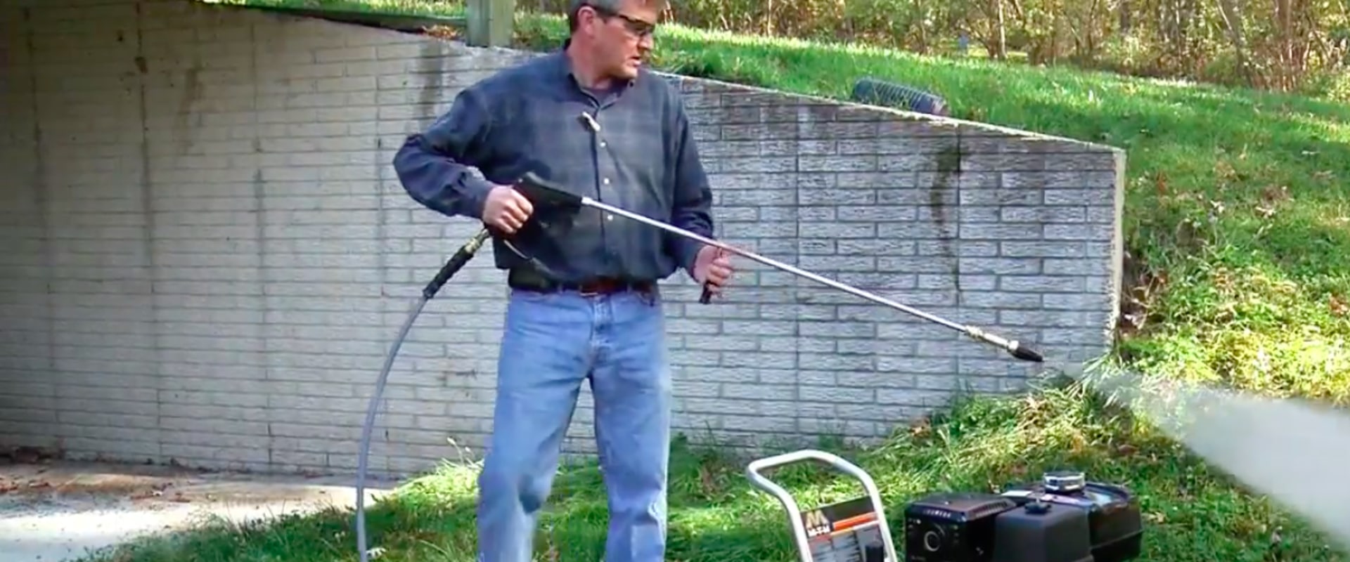 What are the safety guidelines for pressure washers?
