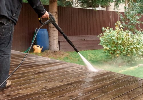 Will a 1700 psi pressure washer clean a deck?