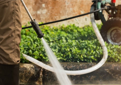 Are there any special considerations when using an oil-injection powered pressure washer?